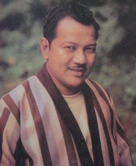 Hai senangnya dalam hati kalau beristeri dua seperti dunia ana yang empunya. "Terasa Seperti 'Bang Ramlee' Masih Ada," Saling Tak ...