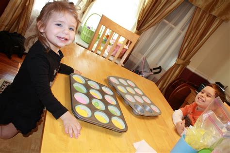 Neko mommy brushing and lickies play count: You Are My Sunshine: Easter Rainbow Cupcakes