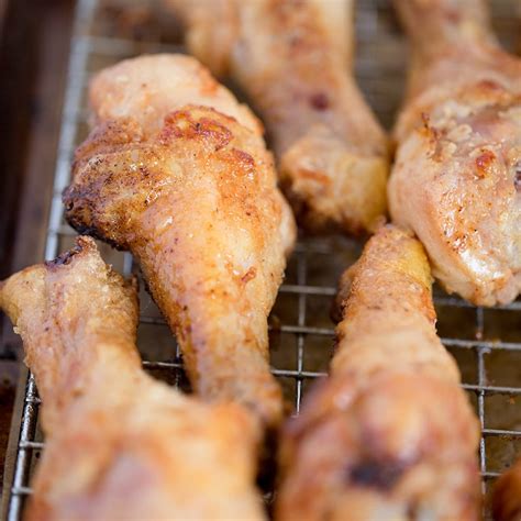 Toss together chicken legs and olive oil in a large bowl. Chicken Drumsticks In Oven 375 : Chicken Drumsticks In ...