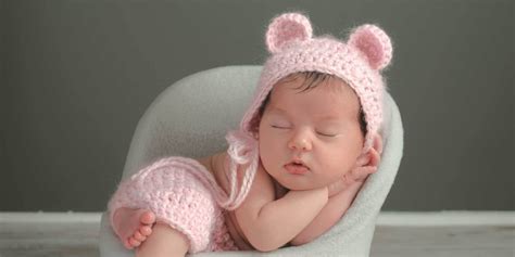 Bahkan nama adalah sebuah doa, begitu juga dengan nama anak cewek islam. 339 Rekomendasi Nama Bayi Perempuan Jawa & Artinya