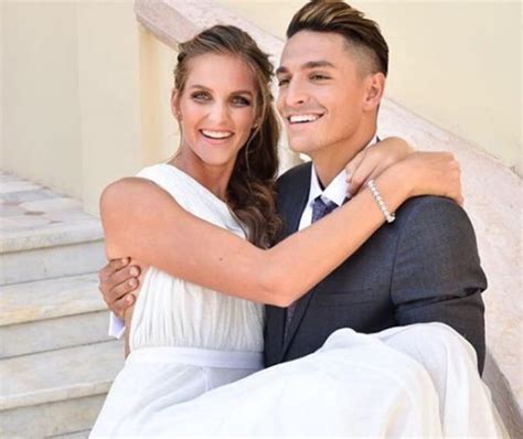 1 in singles twice between 2017 and 2019, for a total o. Simona Halep Wedding : Pin on H / Cu cine vor juca ...