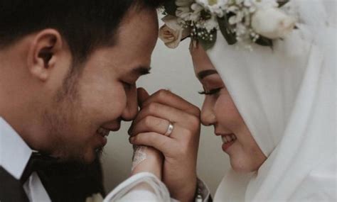 Seperti apakah definisi dan hipotesis cinta menurut para ahli dan para penyair pujangga? Menikah Itu Tak Cukup Hanya Dengan Saling Cinta dan Saling ...