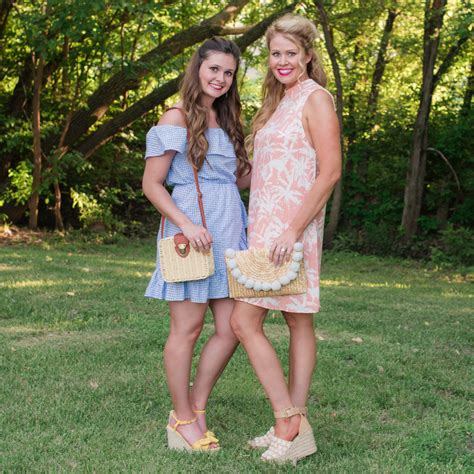 How wonderful it would be to dress up matching with your pretty doll on her birthday or when there is a family function round the corner or attending a wedding! Mother Daughter Summer Dresses (con imágenes) | Boda