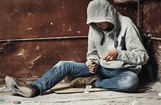 crack cocaine addiction treatment drugs symptoms