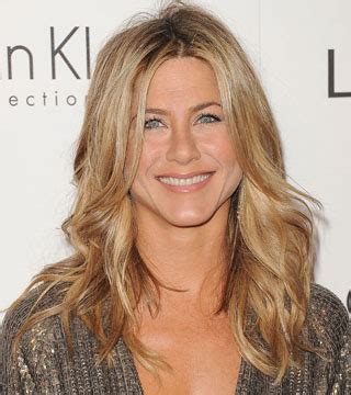 We sat down for an interview with aveeno ambassador jennifer aniston to chat about her new apple tv+ series the morning show, hollywood beauty standards, and the actor's morning routine. Jennifer Aniston Is The New Face Of Aveeno | StyleCaster
