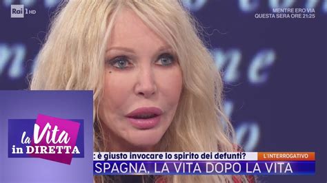 ˈspaɲɲa), is an italian singer and songwriter. Ivana Spagna: "mi è capitato di vedere delle presenze" - La vita in diretta 11/04/2019 - YouTube