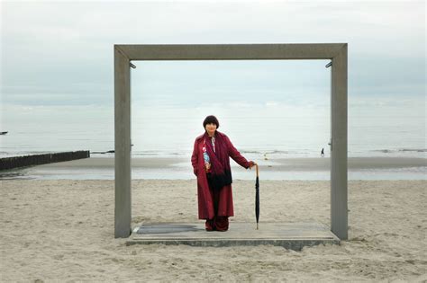 Roger ebert march 02, 2009. Agnes'in Plajları / The Beaches of Agnes (2008) # ...