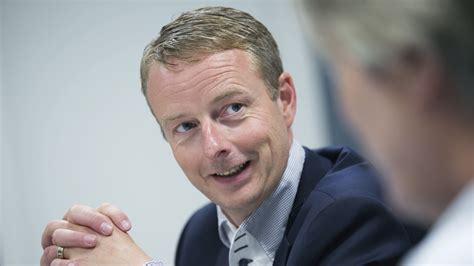 Terje søviknes is a norwegian politician and the first politician of the progress party to become mayor of a norwegian municipality namely os hordaland. FrP-landsstyre vendte tommelen ned for grunnrente-skatt