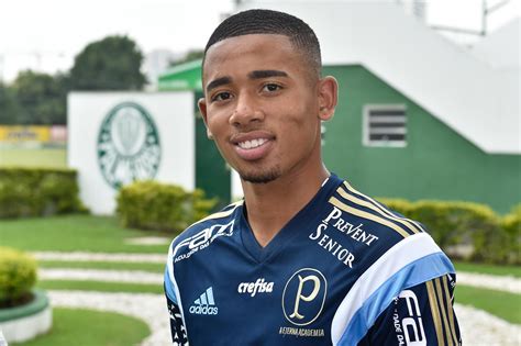 Gabriel jesus 2020 | welcome to barcelona? Sem camisa 33, Gabriel Jesus aguarda estreia em ...