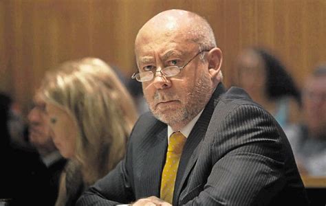 English/nat south african doctor wouter basson has gone on trial for allegedly committing horrific crimes in the name of apartheid. AFRIQUE DU SUD : "DOCTEUR LA MORT", L'HOMME QUI VOULAIT ...