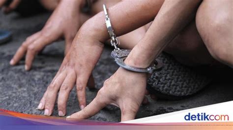 Sebab itu in anderen sprachen: Rusak Mobil Dinas Saat Demo Ricuh di Medan, 3 Orang Oleh ...