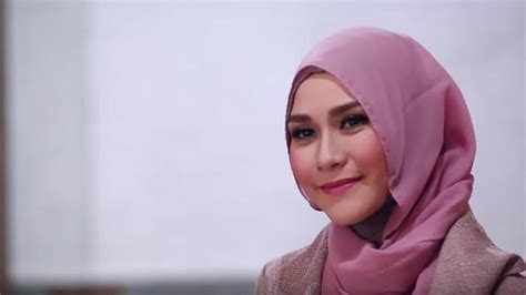 Zaskia adya mecca mempersiapkan film terbaru. Biodata Zaskia Adya Mecca Lengkap Dengan Agama, Foto ...