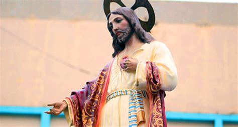 Como el padre me ama, así los amo yo. Procesión del Sagrado Corazón de Jesús en el Salesianito ...