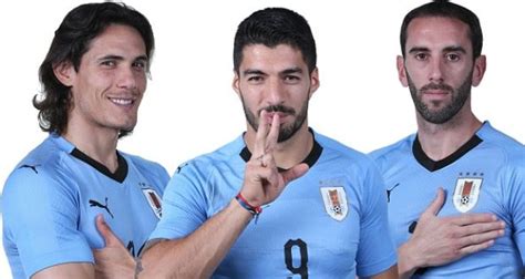 When he used to keep the edinson cavani short hairstyle with the spikes he simply made the fashion style statement in the playground of football tournaments. Suárez, Godín y Cavani nominados al 11 ideal del año por ...