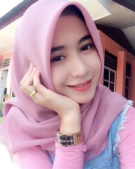 Janda Muslimah Cantik Brebes | Beautiful hijab, Beautiful ...