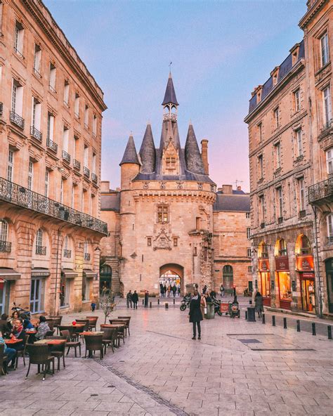 Compte officiel de bordeaux tourisme. 12 Of The Best Things To Do In Bordeaux, France - Hand ...