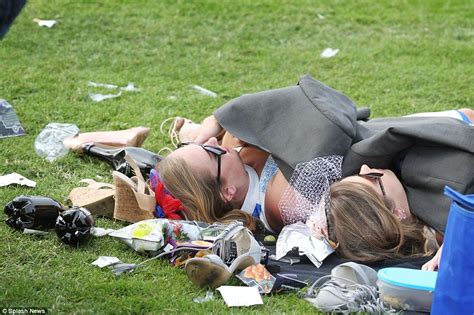 I followed a tiktok trend and made a drinking game! Melbourne Cup 2015's crowds get in the spirit at ...