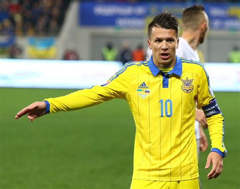 Konoplyanka играет с 2019 в шахтер донецк (шахтер). Евген Коноплянка займає місце на лівому фланзі півзахисту ...