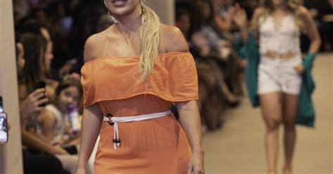 A participante já foi miss amazonas e miss simpatia do. Ex-bbb Letícia Santiago desfilou na 12ª edição do Proação Fashion Day em São Paulo - Purepeople