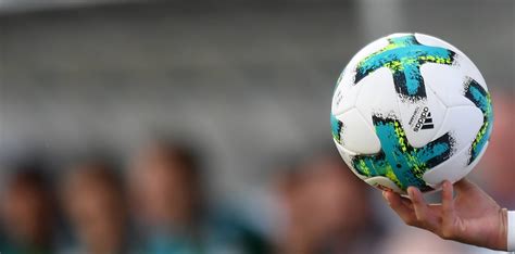 Liga, with an overview of fixtures, tables, dates, squads, market values, statistics and history. Einheitlicher Spielball für die 3. Liga ab Sommer