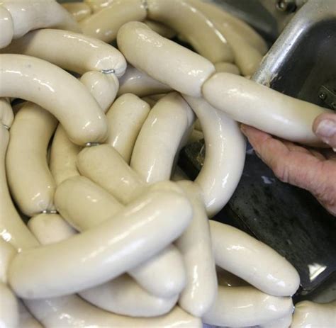 Woorden voor en na servelatwurst. Darm-Alarm: Die Cervelatwurst ist gerettet - WELT