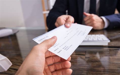 Giro adalah simpanan pihak ketiga pada bank, yang penarikannya bisa. Pengertian Simpanan Giro - Bilyet Giro Pengertian Sifat ...