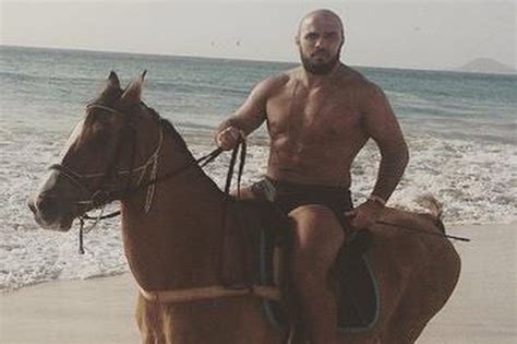 Ilir latifi vs hans stringer. The Weekly Grind: Ilir Latifi rides horse on the beach ...