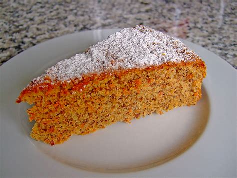 Eiweiß steif schlagen und unterziehen. .nuss karotten kuchen Rezepte | Chefkoch.de