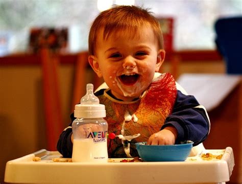 Tentu ramai terfikir, bolehkah bayi 0 hingga 6 bulan bermain? Makanan Untuk Anak 1 Tahun Ke Atas Itu Apa Saja Ya?