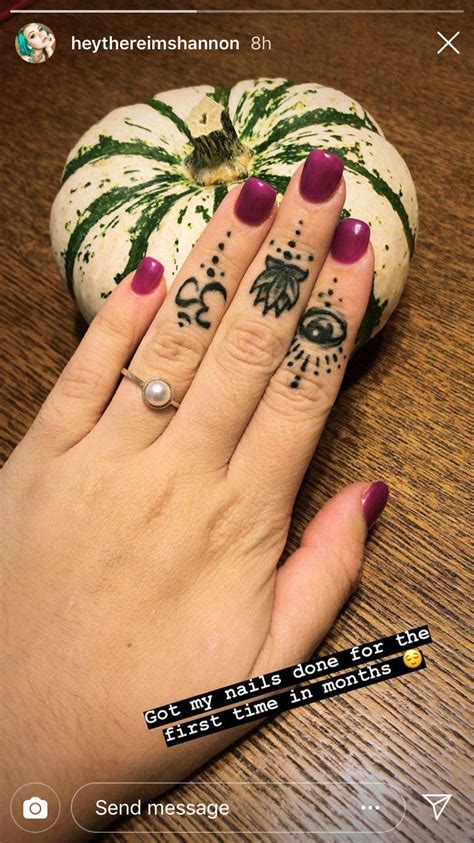 This is because they are very easy to put and no pain is felt during the process. Pin by Kayleigh Grove on HeyThereImShannon | Henna hand ...
