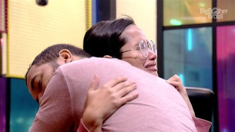 Um dia após o final do bbb 21, os fãs puderam matar a curiosidade sobre um dos maiores segredos da produção. BBB21: Juliette chora ao desabafar para Gil sobre bullying feito com ela na casa: "Brincaram ...