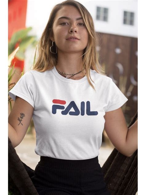 Its name in english is tee (pronounced /ˈtiː/), plural tees. T-shirt Femme FAIL - LUXE FOR LIFE De Paris