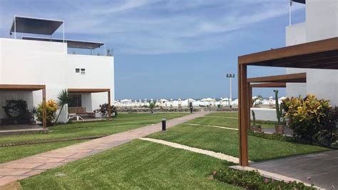 .casa de 170 m2 distribuidos en dos piso, en primer piso cuenta con amplio living, gran comedor, escritorio, sala de estar, cocina independiente, baño de visitas y habitación con baño de.gran casa habitacional, muy bien mantenida, en un espectacular sector de nunoa, frentea plaza de juegos. EN VENTA CASA DE PLAYA EN ASIA DEL MAR - LIMA ¡Por ocasión ...