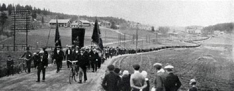 The sign reads down with the murder government! on 14 may 1931, the swedish military fired on a demonstration in ådalen, killing five and injuring as many. 85 år sedan skotten i Ådalen - RiktpunKt.nu