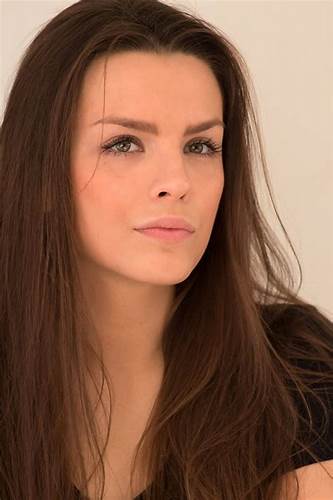 Жесткая диета и отрезанные волосы героини сериала «Красная королева Картинка - Жесткая диета и отрезанные волосы героини сериала «Красная королева