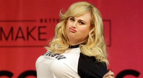 Im netz präsentiert sie seitdem regelmäßig ihren body. Zien: Rebel Wilson is bijna 20 kilo afgevallen