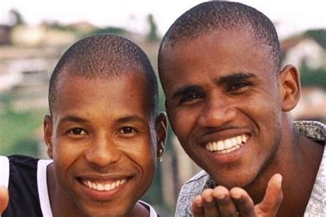 Claudinho e buchecha nosso sonho 1996 1. Buchecha faz linda homenagem para Claudinho e emociona fãs ...