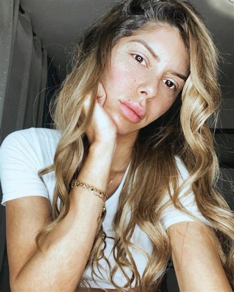 Je n'ai pas de fans, que des beautés ‍ founder of @sarahlopezcosmetics égérie @clarosa pro: Sarah Lopez (LesAnges12) radieuse au naturel, les internautes valident