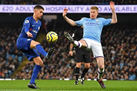 Vincent kompany and david silva lift the carabao cup trophy at wembley stadium. Soi kèo Chelsea vs Man City, 23h30 ngày 3/1 - Ngoại hạng Anh