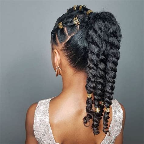 Parfois difficile à dompter, les cheveux frisés ne doivent pas pour autant être délaissés. Idée Coiffure pour enfants aux cheveux bouclés, frisés ou ...