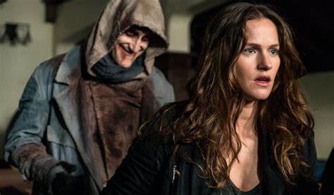 She is resurrected five years in the future to find out that vampires. Van Helsing 2x05: clip, foto e trama - Serie Tv - Cinefilos.it