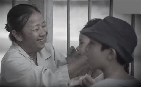 Bà tân vlog ba tan ve loc ngôi nhà thế hệ số bật khóc với bà tân vlog hiện tượng mạng xã hội. NSND Hồng Vân khóc nức nở khi gặp người mẹ không muốn làm ...