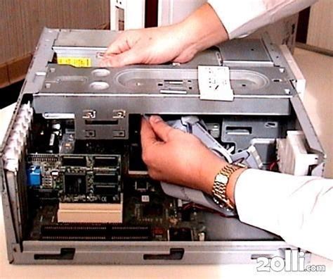 محرك التيار المتناوب ( المتغير ) ثلاثى الطور من النوع قفص السنجاب من اهم انواع المحركات و اكثرها استخداما على الاطلاق. صيانة جميع أنواع أعطال الكمبيوتر و اللابتوب فقط أطلبنا