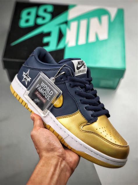 Nike sb provides excellent arch support, especially if you exercise regularly or have flat feet. Supreme x Nike SB Dunk Low "Metallic Gold" | Nike sb, Nike ...