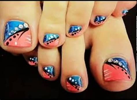 Los diseños de moda para una linda pedicure están hoy en bellezaypeinados ,te traemos lo mejor de. Pedicure Diseños Flores Facil - Flores Disenos De Pedicure ...