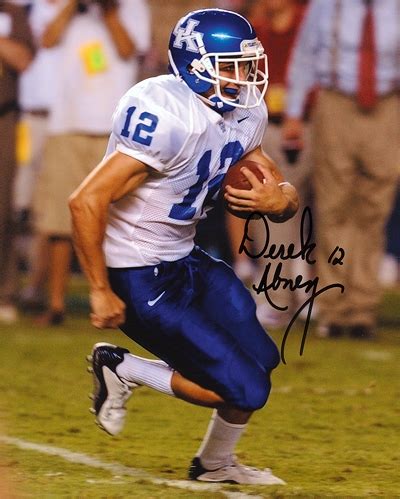 Your pet's stinky, sticky mess will be much easier to handle with a litter that forms sturdy clumps and effectively controls odors. Derek Abney Autographed 8X10