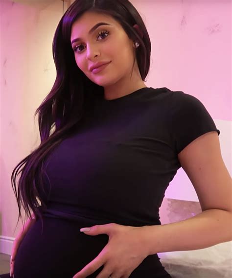 Kylie jenner packs on the pda with travis scott to celebrate father's day after 'reuniting' following split. Ich applaudiere Kylie Jenner dafür, sich ihre Privatsphäre ...