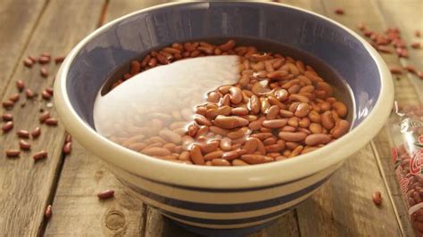 Jika anda ingin membuat sup yang lezat untuk pesta makan malam, gunakan bahan yang segar dan berkualitas tinggi. Resep Sup Kacang Merah Manis yang Hangat
