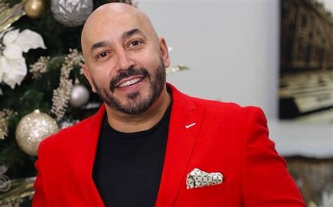 Ambos manejaron su romance sigilosamente pero finalmente se descubrió que sí había algo entre los dos. Lupillo Rivera ya quiere quitarse el tatuaje de Belinda