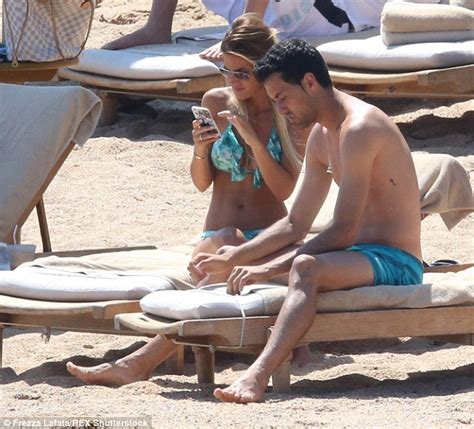 Perempuan tersebut bernama elena galera. Sergio Busquets and Xavi holiday together in Sardinia with ...